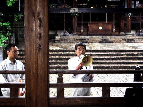 3993-13.6.19向日神社　安井杢工務店の方.jpg